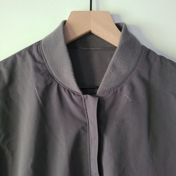 Gymshark Bomber Jacket Charcoal Size Small - Picture 2 of 4